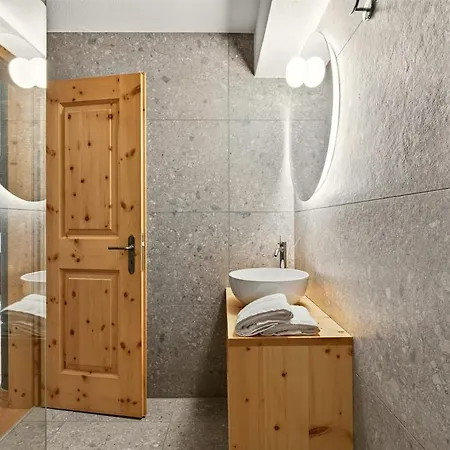 Luxury Monolocale Dorf Via Stredas Апартаменты *
