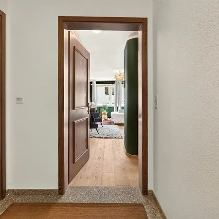 Luxury Monolocale Dorf Via Stredas Апартаменты
